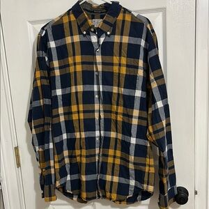 Men’s J.Crew pocket button down